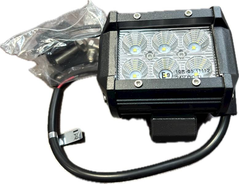 LAMPA ROBOCZA LED FLOOD BEAM KAMAR