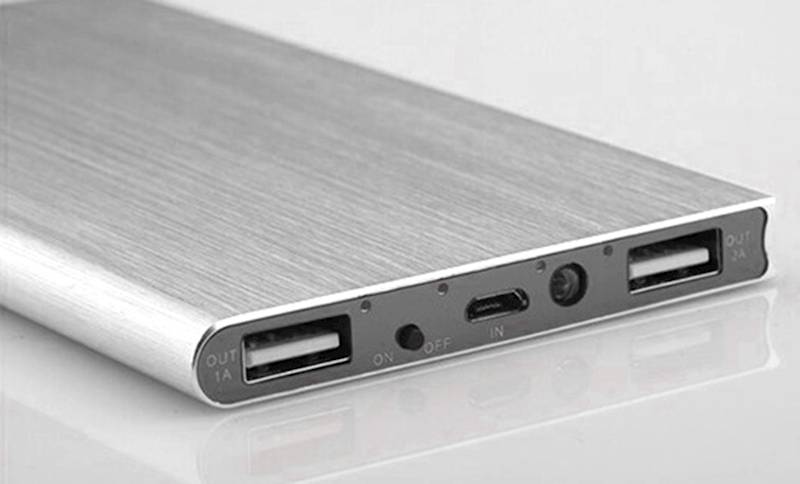 Powerbank  20000mAh z latarką LED 2 USB