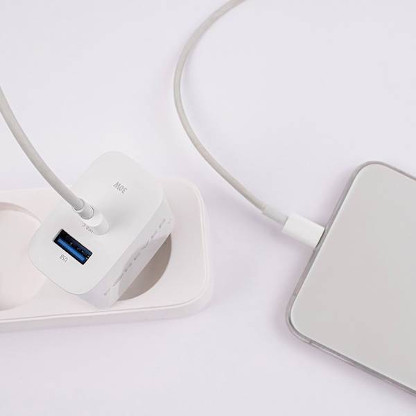 Ładowarka sieciowa PD QC TC-07-30AC 1x USB-C 1x USB 30W biała