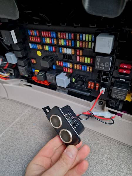 Gniazdo Zapalniczki samochodowej 2x