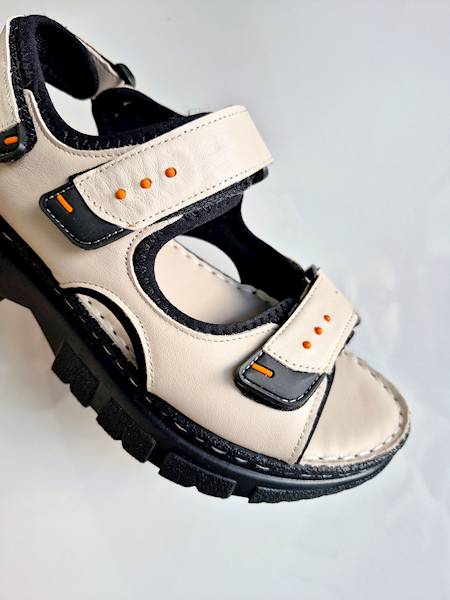 Artiker Sandały 56C0471 beż r37