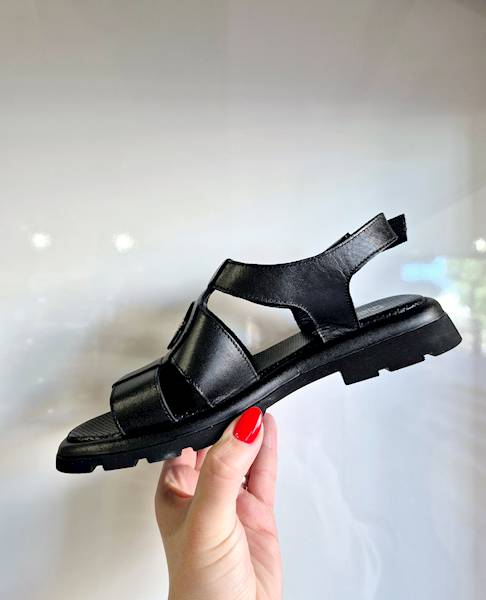 Artiker Sandały 56C0690 czarny r40