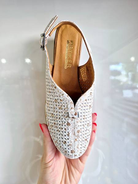 Artiker Sandały 56C0620 biały r39