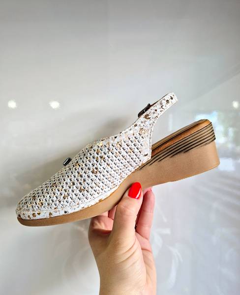 Artiker Sandały 56C0620 biały r39