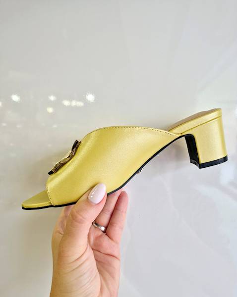 Tuffoni Klapki 2424027 żółty r36