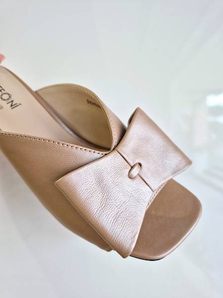 Tuffoni Klapki 2424026 beż r40