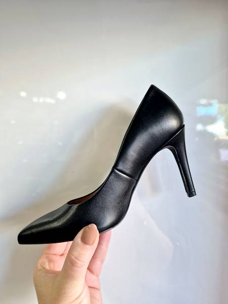 Anis Szpilki 4716 czarny r40