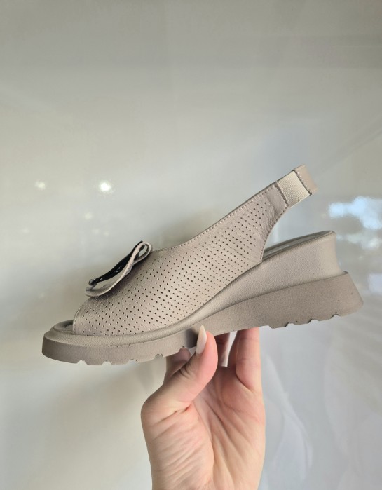 Boccato Sandały 0001-67009 beż r38