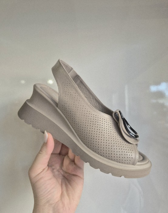 Boccato Sandały 0001-67009 beż r40