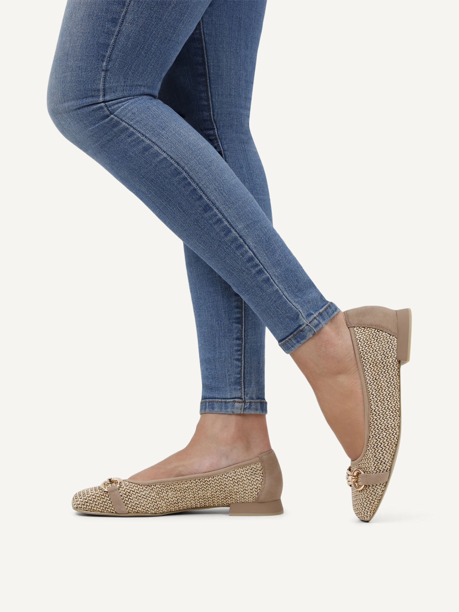 Caprice Czółenka 9-22503-42 słomka r36