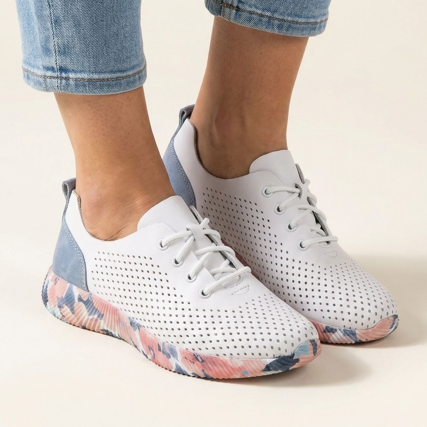 Artiker Sneakersy 58C0586 biały r38