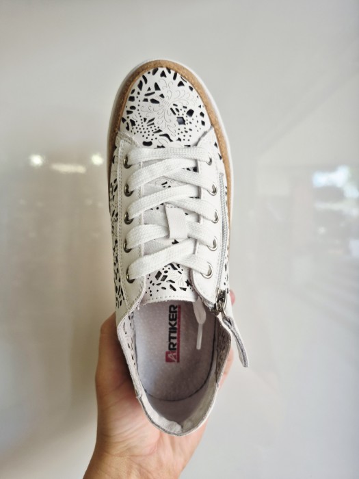 Artiker Sneakersy 58C1250 biały r37