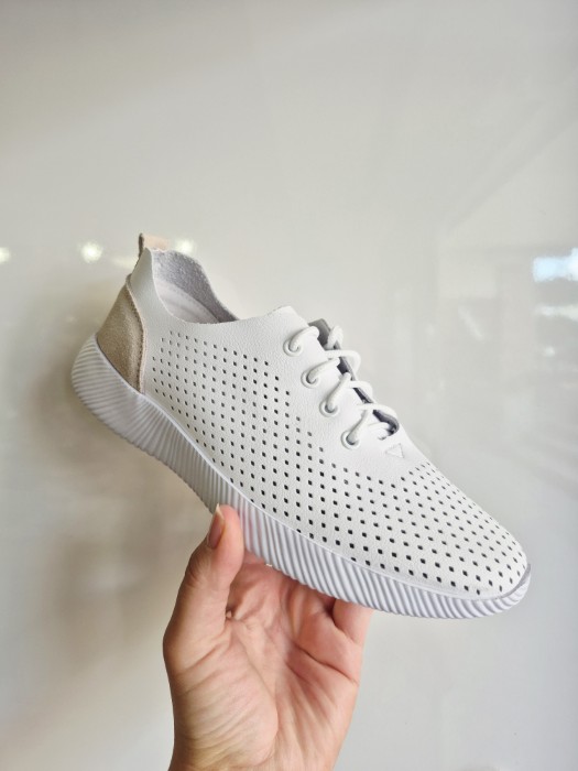 Artiker Sneakersy 58C0152 biały r38