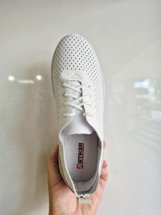 Artiker Sneakersy 58C0152 biały r39