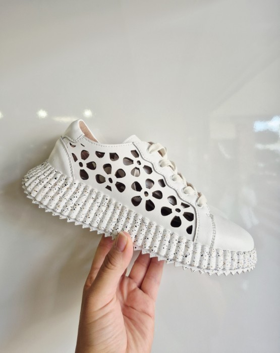 Artiker Sneakersy 56C1167 biały r38
