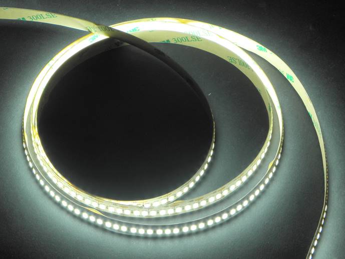 Taśma LED SMD2835 240/m biała zimna 1m