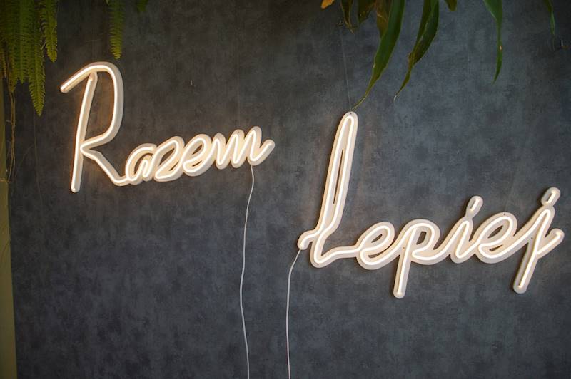 neon Razem Lepiej 77x56cm