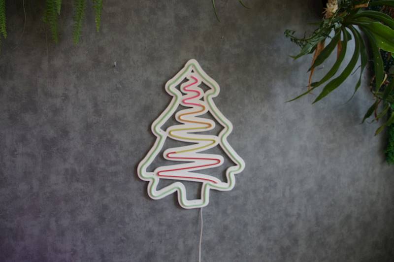 neon Choinka dla kociarzy 48x65 cm 