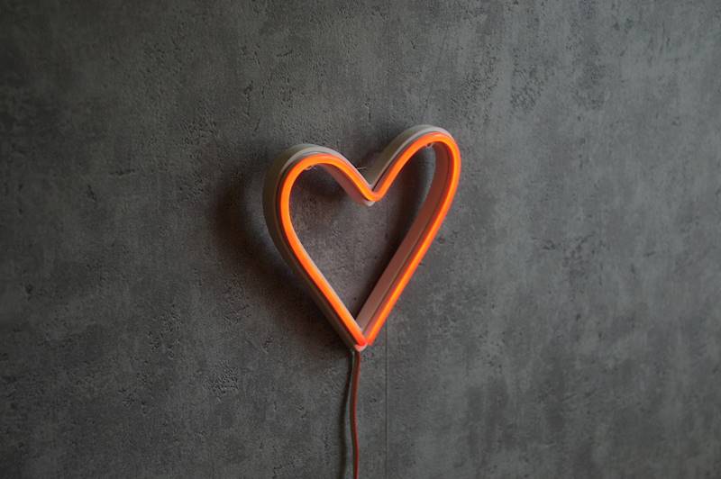 neon Trzy serca  9x8cm (razy 3) 
