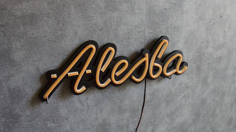 neon stojący Alesba  38x12cm