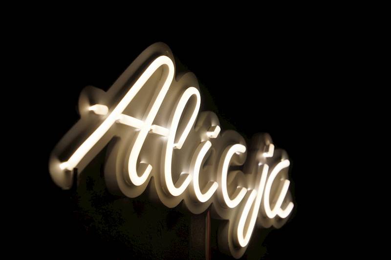 neon Alicja 36x15 cm