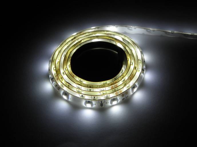 Ekonomiczna taśma LED SMD2835 60/m zimna 1m