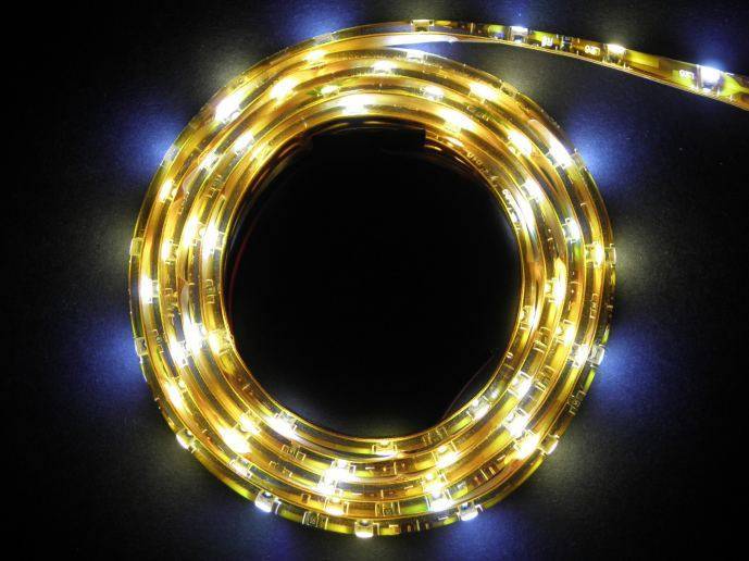 Ekonomiczna taśma LED SMD2835 60/m dzienna 1m