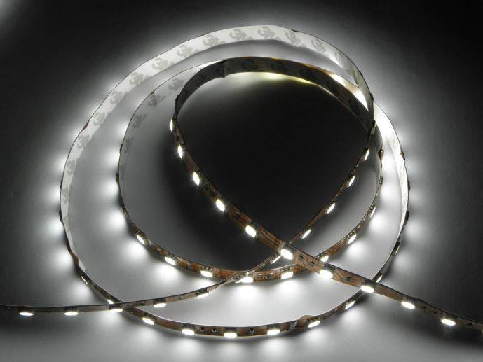 Ekonomiczna taśma LED SMD5050 60/m zimna 1m
