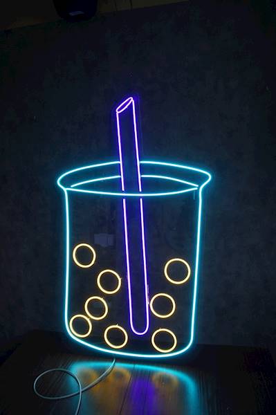 neon kubek Bubble Tea z animacją 69x115cm