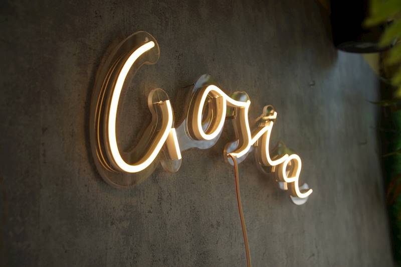 neon Gosia po łuku 50x16 cm