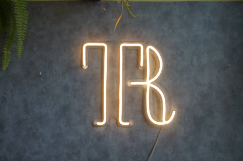 neon Inicjały TR 49x43 cm