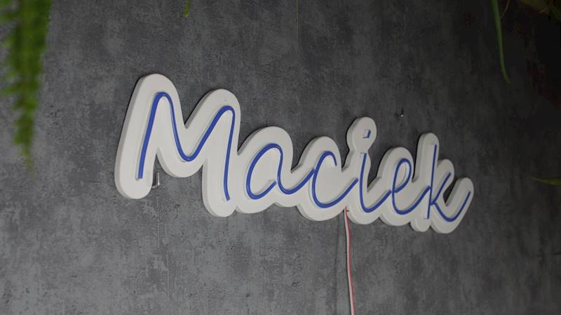 neon Maciek 66x15 cm