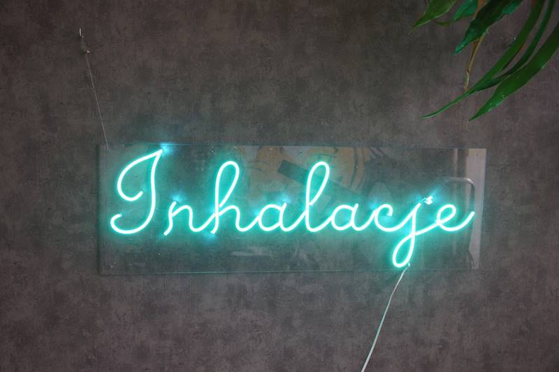 neon Inhalacje 90x30 cm