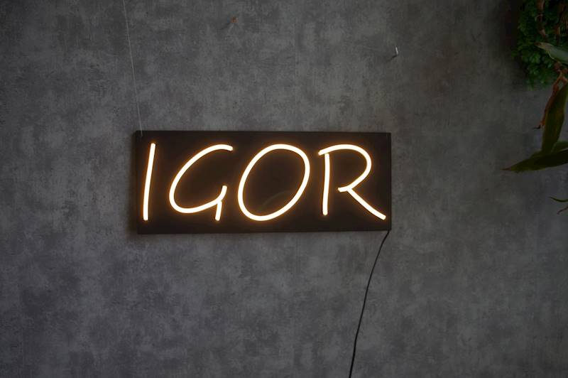 neon Igor 50x20cm