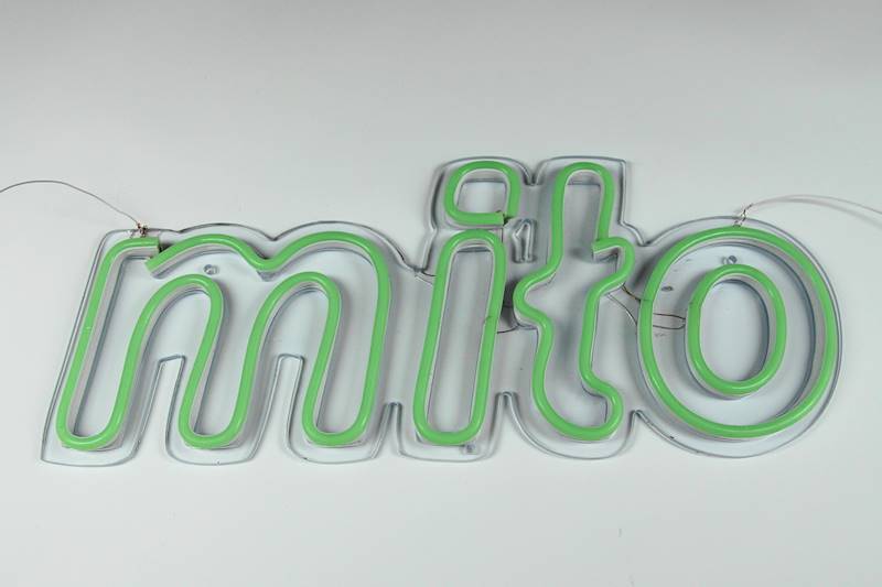 neon miło 37x16 cm