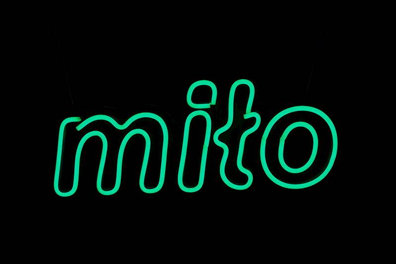 neon miło 37x16 cm