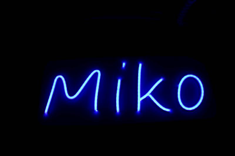 neon Miko 50x20 cm