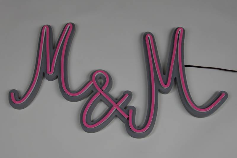 neon M&M 45x33 cm