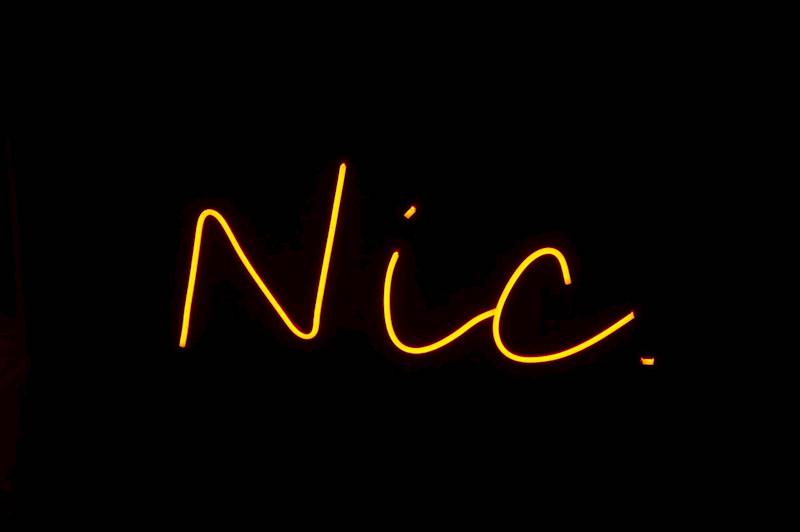 neon Nic. 60x30 cm