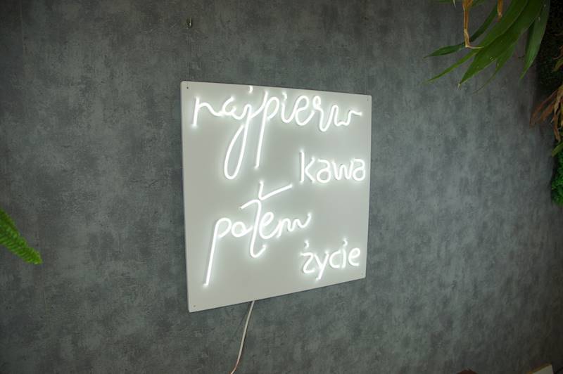 neon Najpierw Kawa Potem Życie 49x49cm 