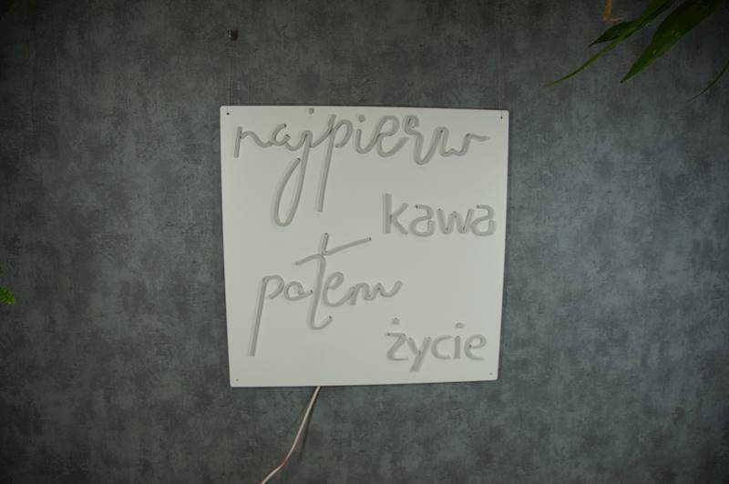 neon Najpierw Kawa Potem Życie 49x49cm 