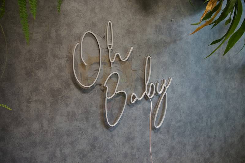 neon Oh Baby 70x67 cm