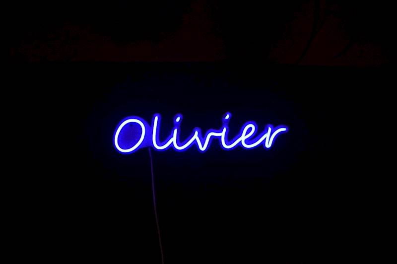 neon Olivier 53x12 cm