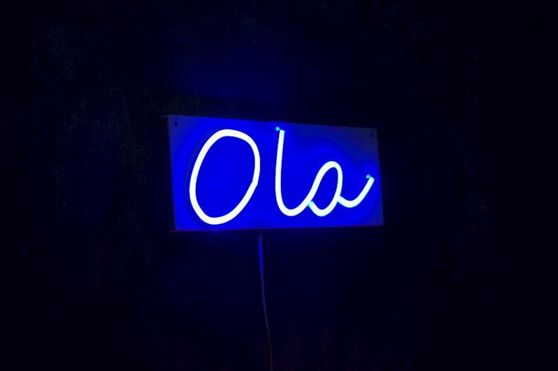 neon Ola 27x10 cm 
