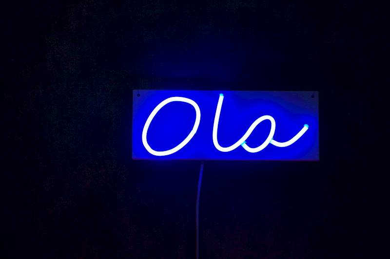 neon Ola 27x10 cm 