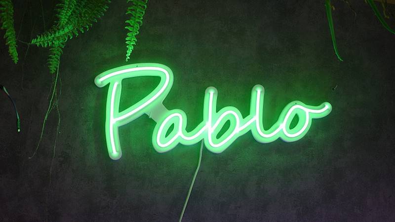 neon Pablo 58x24cm