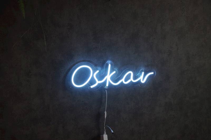 neon Oskar, RGB, 46x15cm