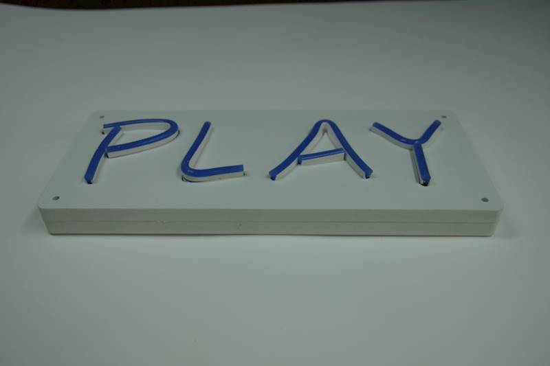 neon z zasilaczem w środku, PLAY, 27x12cm