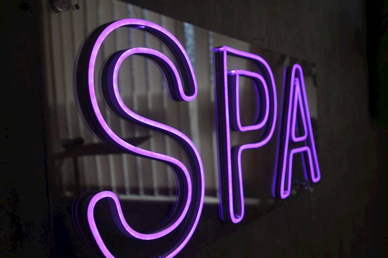 neon SPA, RGB, 80x30 cm 
