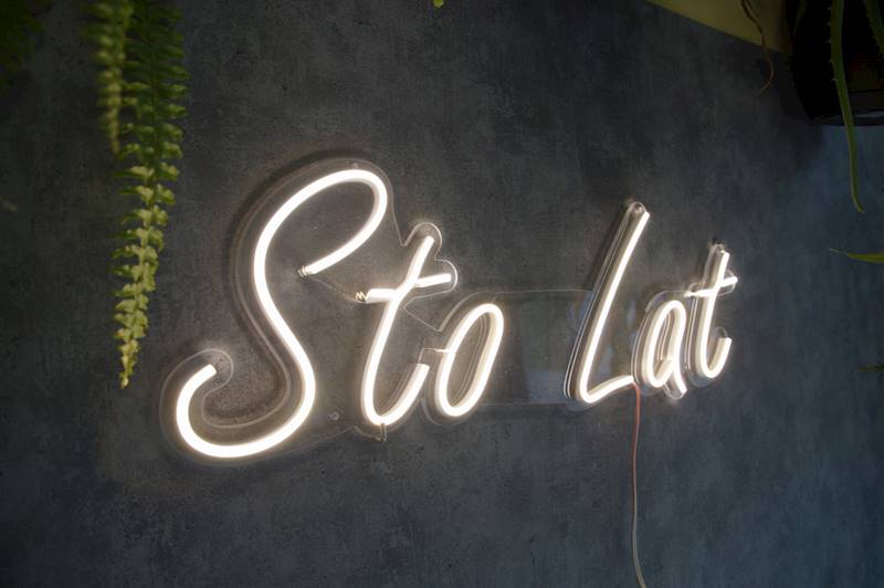 neon Sto Lat 60x20 cm